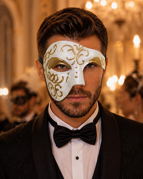 Gold masquerade mask for men